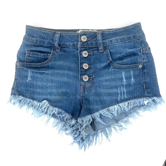 💥🆕💥 Altar'd State Distressed Jean Shorts - Picture 2 of 7